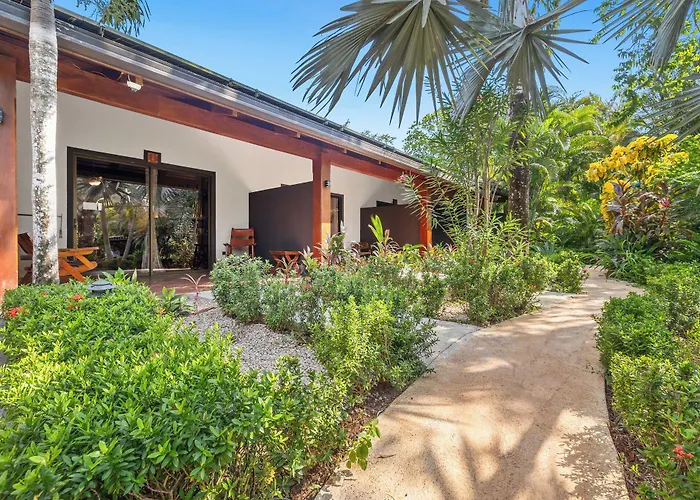 Hotel Leyenda Boutique & Puerto Carrillo
